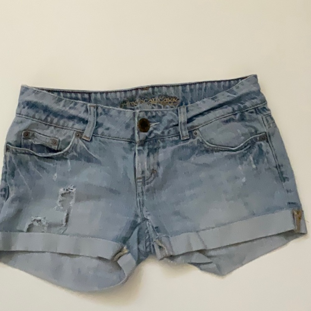 Gently Used American Eagle Women's Distressed Denim Shorts Size 2